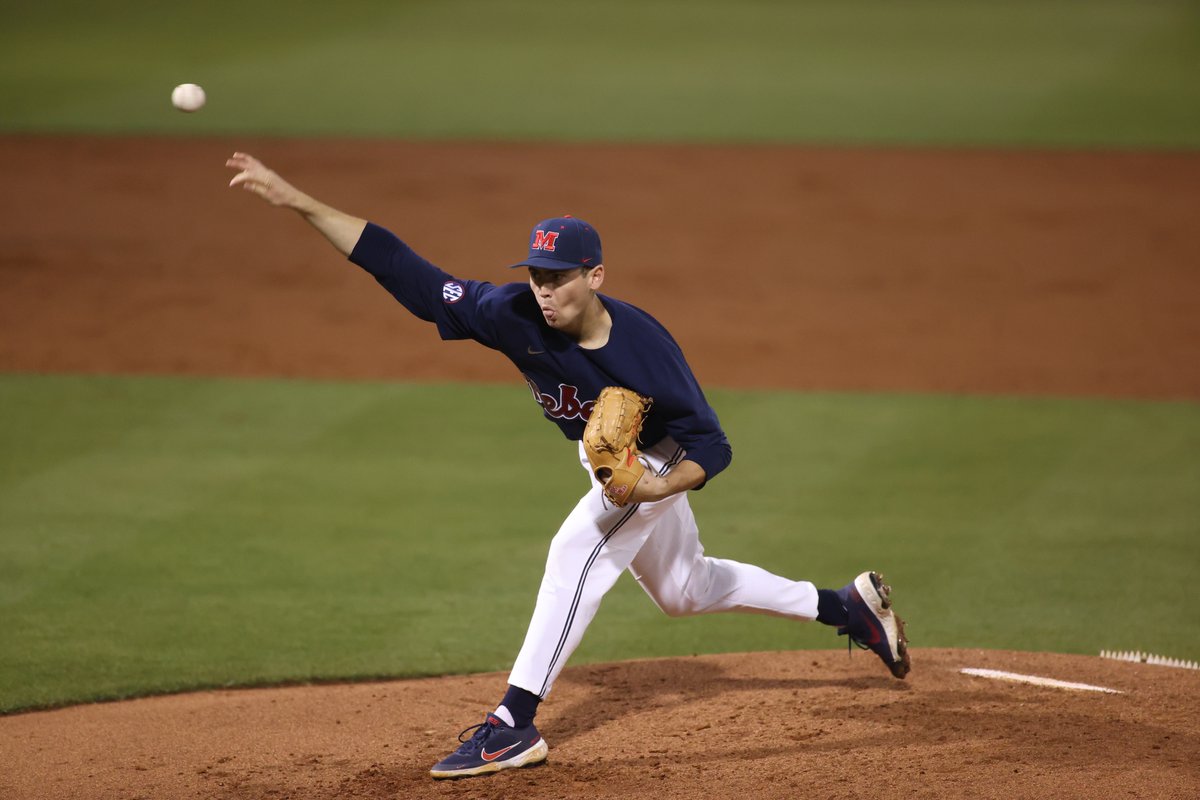 6.0 IP, 4 H, 0 ER, 0 BB, 4 K

Weekend material out of @_derekdiamond.

Broadway entering in the 7th.