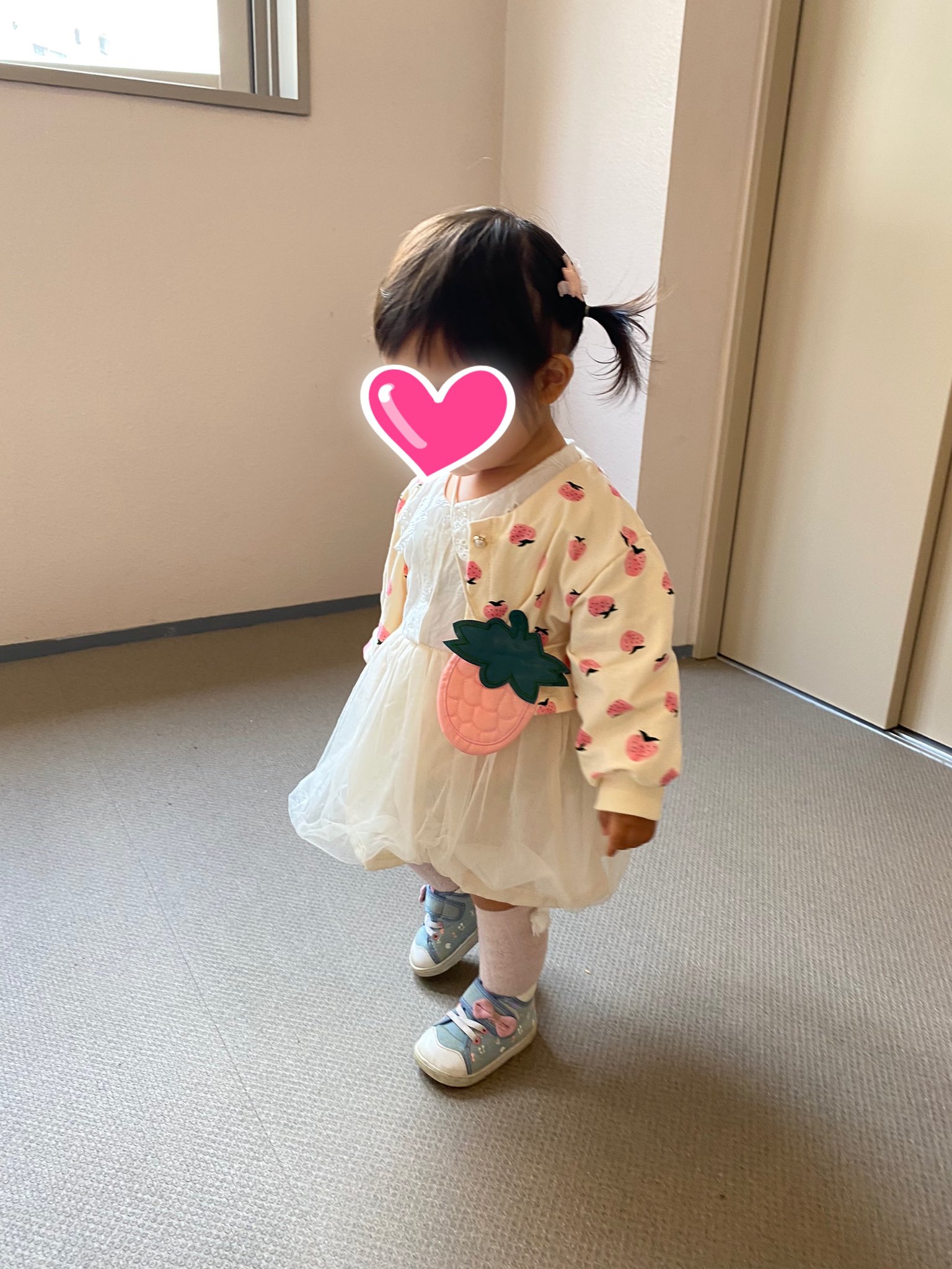 Uzivatel ゆりりん 息子6y娘2y Na Twitteru Instagramに広告でてくる韓国の子供服気になって変なサイトじゃないか調べて購入 二千円弱やったかな ワンピとカーディガンとポーチ の三点セット 可愛い 3着買って糸とか出てるけど ちゃんとしてた 女の子