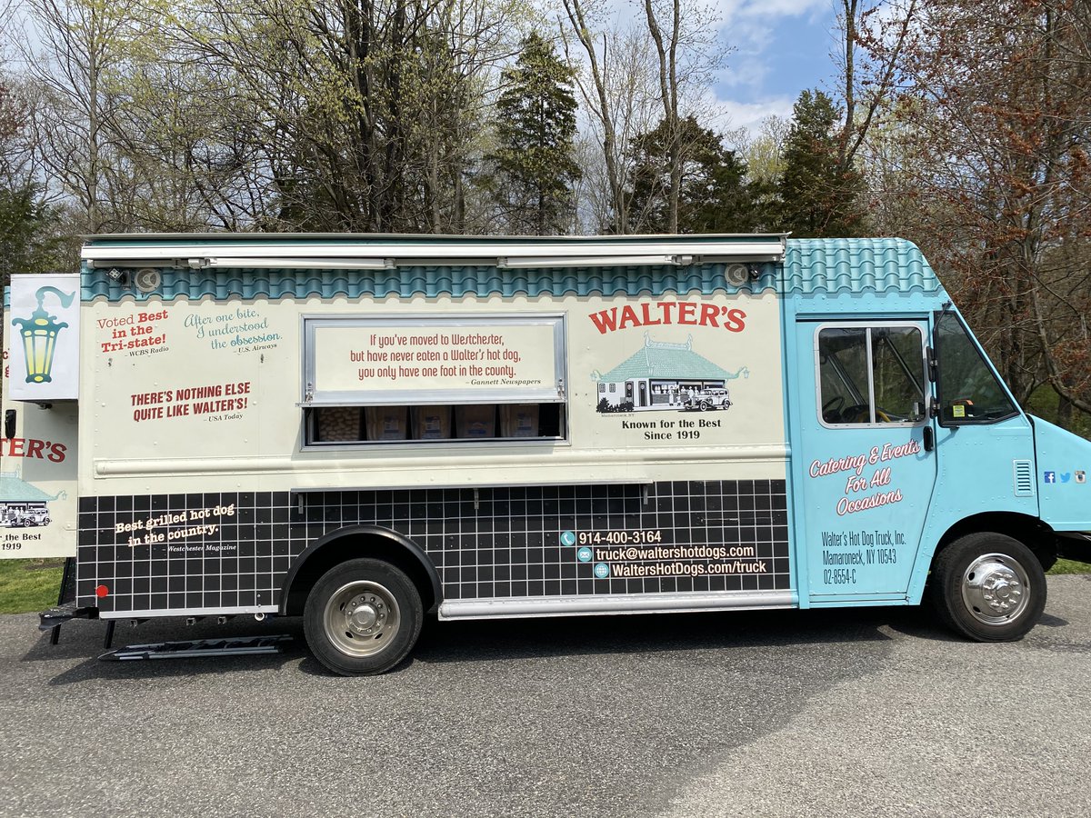 ChappaquaPTA's tweet image. They say if you "live in Westchester County and you haven't have a Walter's Hotdog, you only have one foot in Westchester." We wanted to be sure our Greeley seniors had both feet solidly on the ground. Happy 4/21, Seniors! We love our seniors! @ChappaquaPTA
