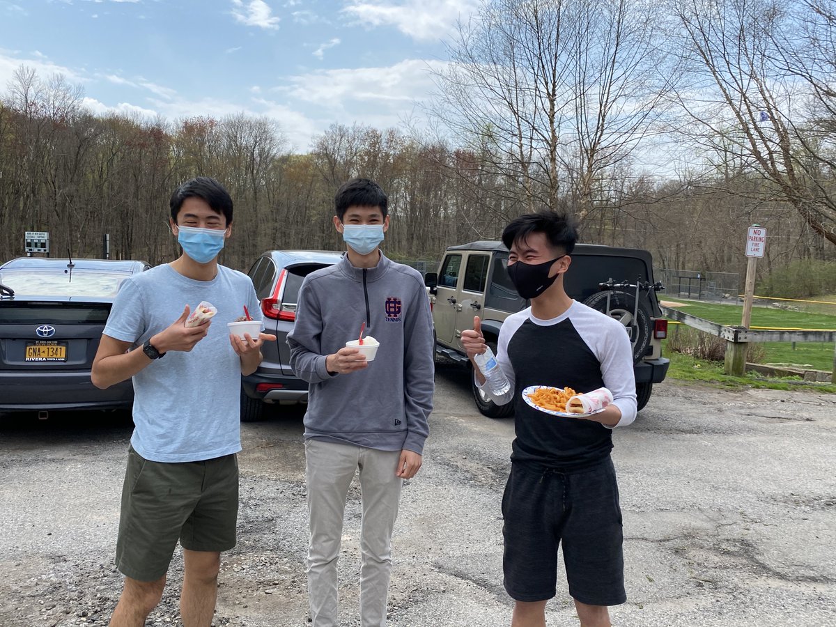 ChappaquaPTA's tweet image. They say if you "live in Westchester County and you haven't have a Walter's Hotdog, you only have one foot in Westchester." We wanted to be sure our Greeley seniors had both feet solidly on the ground. Happy 4/21, Seniors! We love our seniors! @ChappaquaPTA