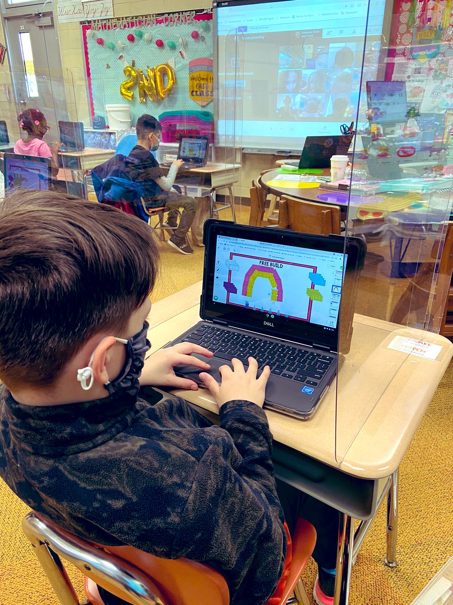 BelardoJessica's tweet image. Some great creative building happened today in @MissBaileyHTSD ‘s class during our ALPS lesson! @misstechqueen @HTSD_UnivHts #digitalblocks #springbuilding #hybridlearning #creativethinkers #earthday