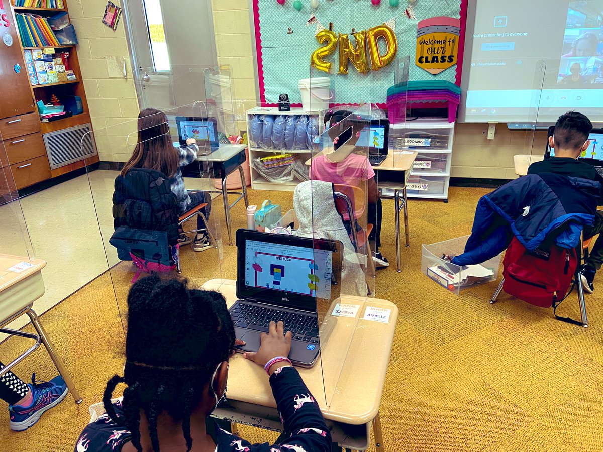 BelardoJessica's tweet image. Some great creative building happened today in @MissBaileyHTSD ‘s class during our ALPS lesson! @misstechqueen @HTSD_UnivHts #digitalblocks #springbuilding #hybridlearning #creativethinkers #earthday