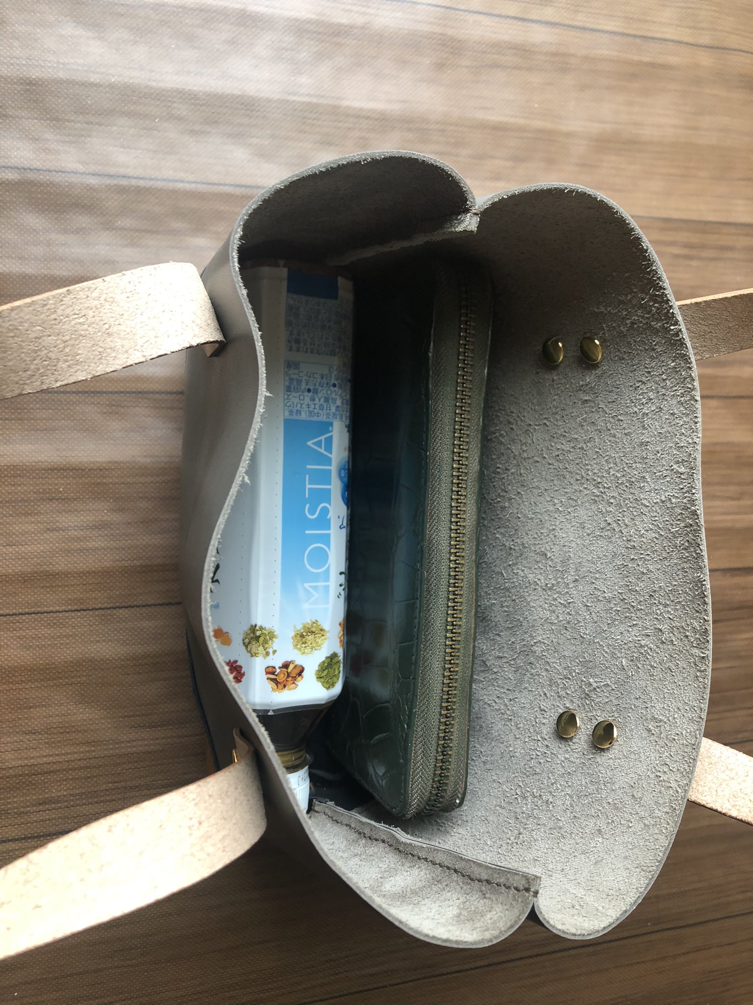 LEATHER craft zoo on Twitter "頑張って作ったカバンがとりあえず6個完成😊やればできるもんだ👍 500mlのペットボトルも入っちゃう！おまけに長財布も🥰 ちょっと