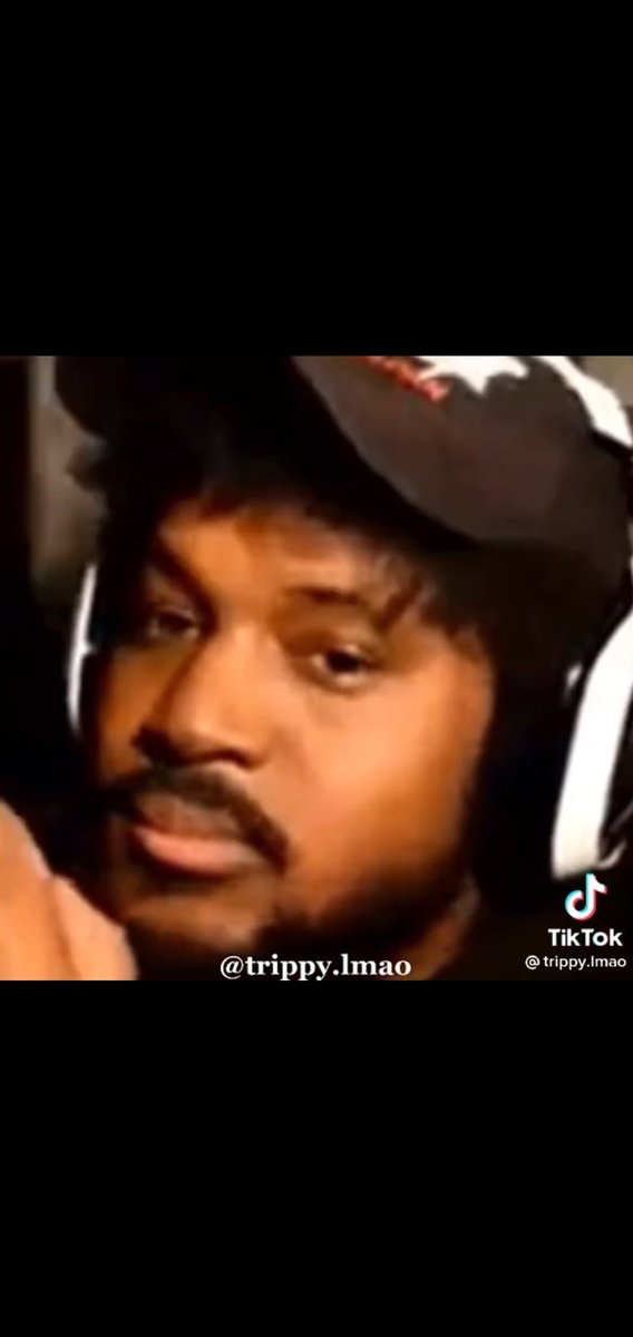 SupremeKi1's tweet photo. @DelYourself Edp's baker when he found out he ditched the cupcake meet up https://t.co/ku4nM89NVQ