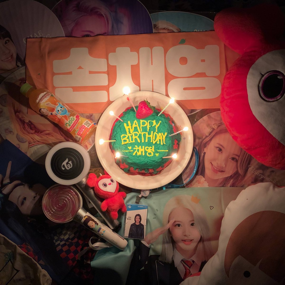 twice_RS's tweet photo. チェヨンお誕生日おめでとう🍓
ごめんね今年はケーキ作ってないから去年の載せます🎂(体に悪そうな味でした) https://t.co/GqPUMkNMFJ