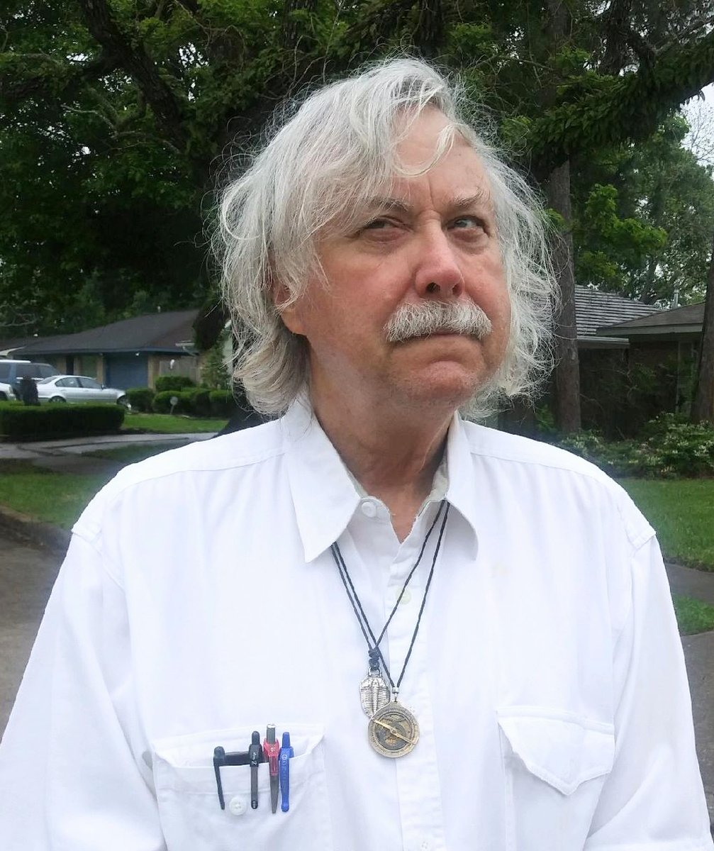 3. My  #AlbertEinstein phase was #2 in my  #BeardExit plan. So exactly how can I rock this? In the end, I decided I was as much  #MarkTwain as Einstein.This  #thread documents my  #ThreePhase plan & introduces my new self. #LifeDuringPandemic  #ApocalypseHair