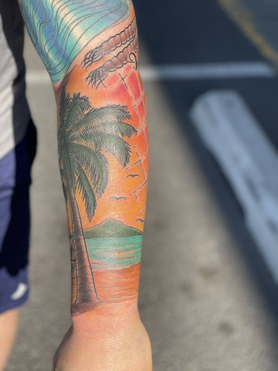 KeoghLucille's tweet photo. Just one more session on the tropical piece to tidy up and get it all finished!! #tropical #sleeve #tattoosleeve #colorful #bold #fusioninks #fkirons #xionpen #blackbertattoos #pnw #spokane https://t.co/lgQvNwcDwN