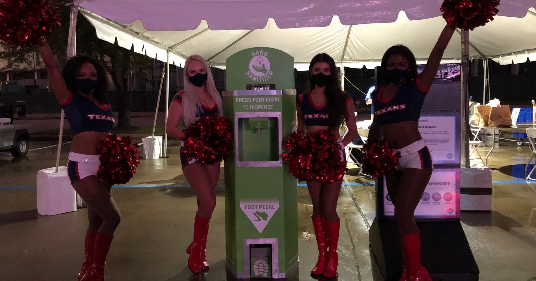 cleanhand_usa's tweet photo. Perfect for #restaurants #foodcourts #foodtrucks or anywhere you need a high capacity, #handsanitizer solution. Fully self contained with no need for electric hook up or batteries. 281 214-6060 #covid #sanitizing #events #eventprofs Texas Restaurant Association #weddingplanner https://t.co/NMRhbwUmE5