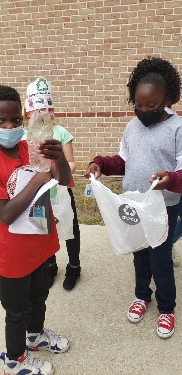 Happy Earth Day from Ms. Bell's Class!
The kids enjoyed being able to actively participate in recycling and picking up waste on campus, as well as learning about how we can protect our planet each and every day. #HappyEarthDay #EarthDay2021