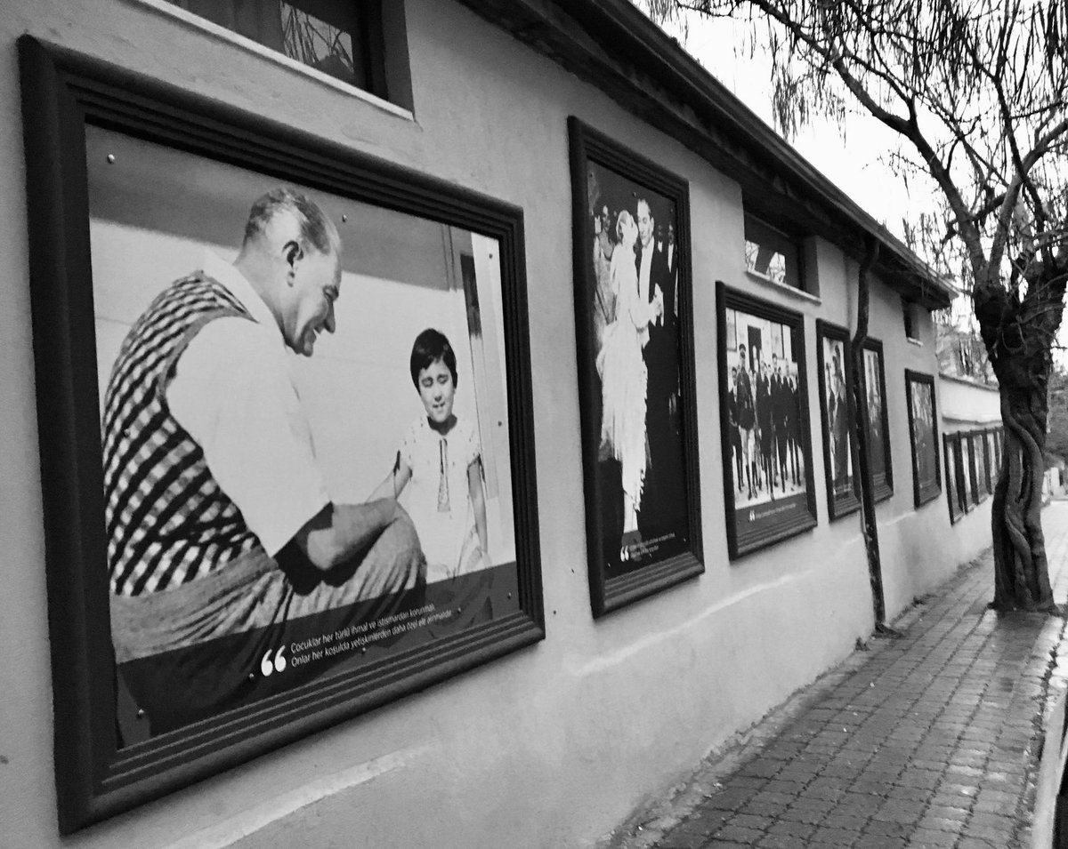 Vatan sana minnettar.. 

#23Nisan 🇹🇷