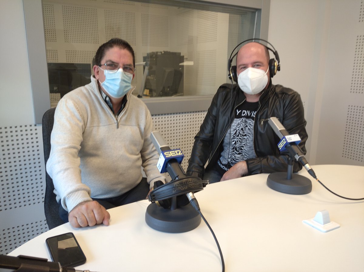 Amena entrevista en Radio Irún, en la que se desvela algo de lo que preparamos para la cita del domingo👻. Gracias Marialui.dropbox.com/s/35qurajxcj1j…