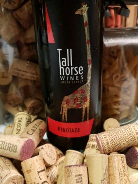 thewinebluff's tweet image. €9 @dunnesstores 

Not much to say here. Did not really…. Wine from Tall Horse via Vivino: vivino.com/users/stephen_…