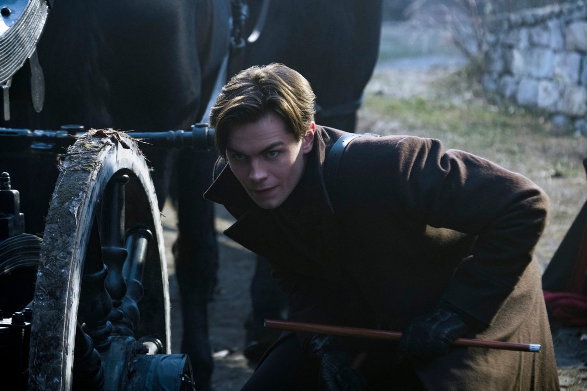 GrishaNetflixTV's tweet photo. S&amp;B stills of the Crows: Kaz, Inej, and Jesper! https://t.co/4gXpXDX5qS