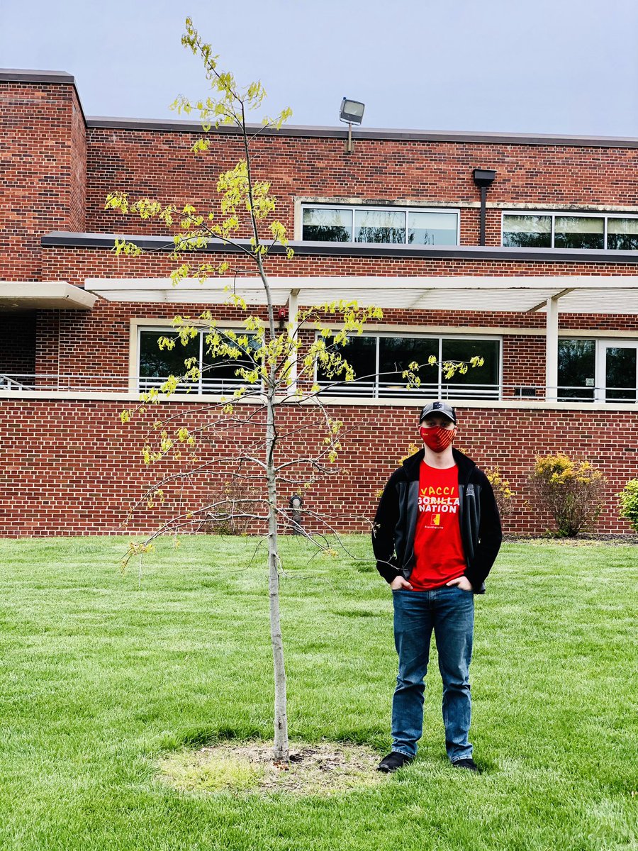 Here’s Erin (old pres 🤠) &amp; Tucker (new pres 🤩) next to their chalk drawings &amp; beside the shumard oak S4S planted on Arbor Day in 2019