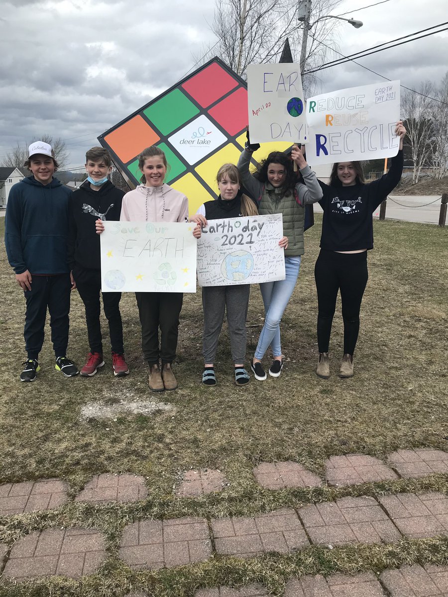 XavierJRH's tweet photo. Our grade 7’s rallying around town for Earth Day, promoting ways to safe our earth and inspired the town to initiate a challenge to the community. KUDOS! https://t.co/UnXy0GgLET