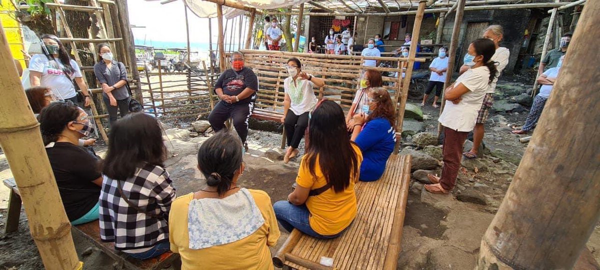 hecklerforever8's tweet image. Happy birthday to our hardworking Vice President @LeniRobredo.  Stay healthy and safe. 🥗🎁🌻🎉🍏👍🏼