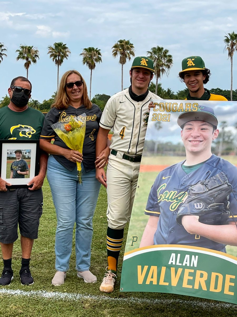 miamikilliansr's tweet photo. The Class of 2021 & their proud parents. Congratulations on a great season. #PlayoffBound ⚾️ #TheK #TheLegacyContinues #GoCougars #WeAreKillian #LetsGoKillian #theKway #Kbaseball @MDCPSSouth https://t.co/Qw6S7B60ib