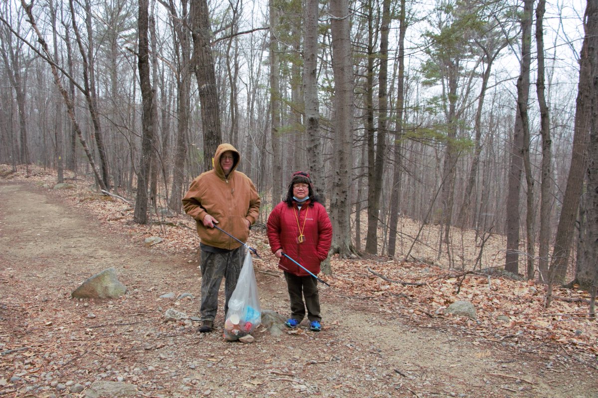 Forest_Society's tweet photo. Thanks to everyone at our #MountMajor #EarthDay cleanup β from the volunteers who handed out bags & fixed up trail drainage to the Troop 89 scouts & many others who picked up trash. Despite the βοΈ, this hearty crew left the trails pristine! #EarthDayEveryDay #LandConservation https://t.co/tUMyReClNx