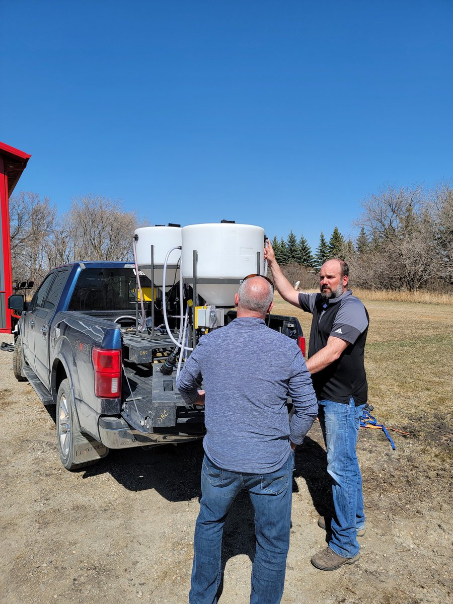 TaurusAgTeam's tweet image. Getting trained up on the Taurus Flex Treater!  We will be making a full launch this summer.  #ActivePrime #StabilizerPlus #ArmU30 #ArmU18 #ArmUAdvanced #Treatingmadeeasy #plant2021