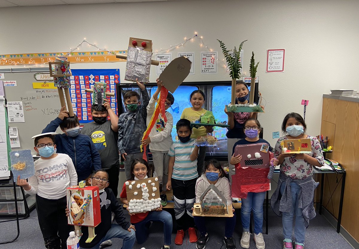 carreoncubs's tweet photo. Reusing, reducing, recycling in art! #webblc #EarthDay2021 https://t.co/yJEoZGZm1j