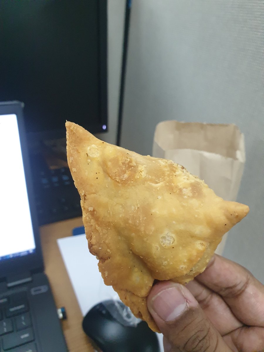 RamilSBasuel's tweet photo. Samosa anyone?
Working alone in the office makes you feel weirdly peaceful. https://t.co/nK1ece36no