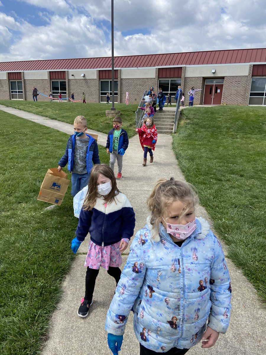 msflanary's tweet photo. Happy Earth Day! It’s my favorite day of the year and spending it with my favorite little Earth Heroes is what I love the most. ❤️🌎🦸🏻‍♀️ 🦸🏽‍♂️ 
#EarthDay2021 #EarthDayEveryday #MichaelRecycle #WorldChangers https://t.co/eSKZJVR0Ja