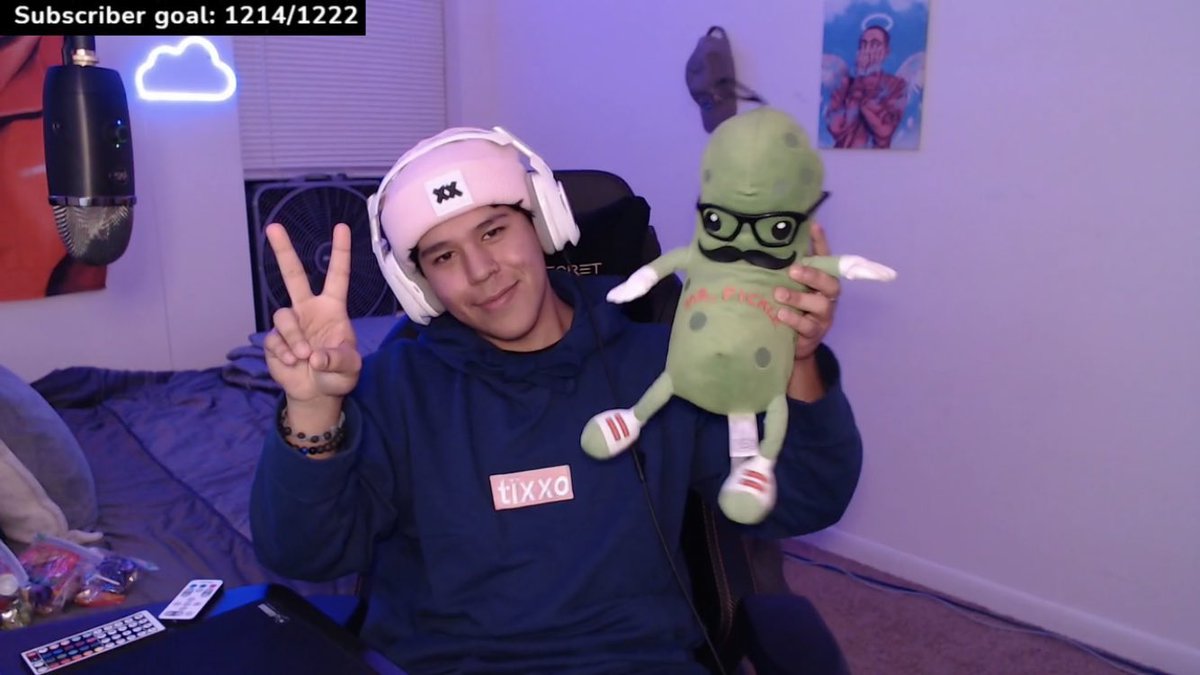 eddie with his stuffed animals       ~ a cute thread