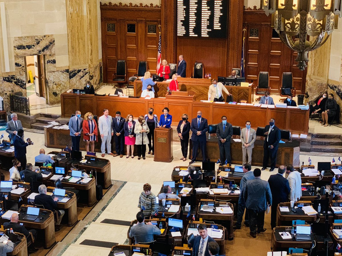 LaDemos's tweet photo. Louisiana Democrats spent the day at the State Capitol. We met with legislators, showed support for #HB409 by @Aimee4nola and #HB46 by @EdwardTedJames. We also participated in the “Women in Blue” event with the Louisiana Federation of Democratic Women. #LaLege https://t.co/LHTAvWYYwH