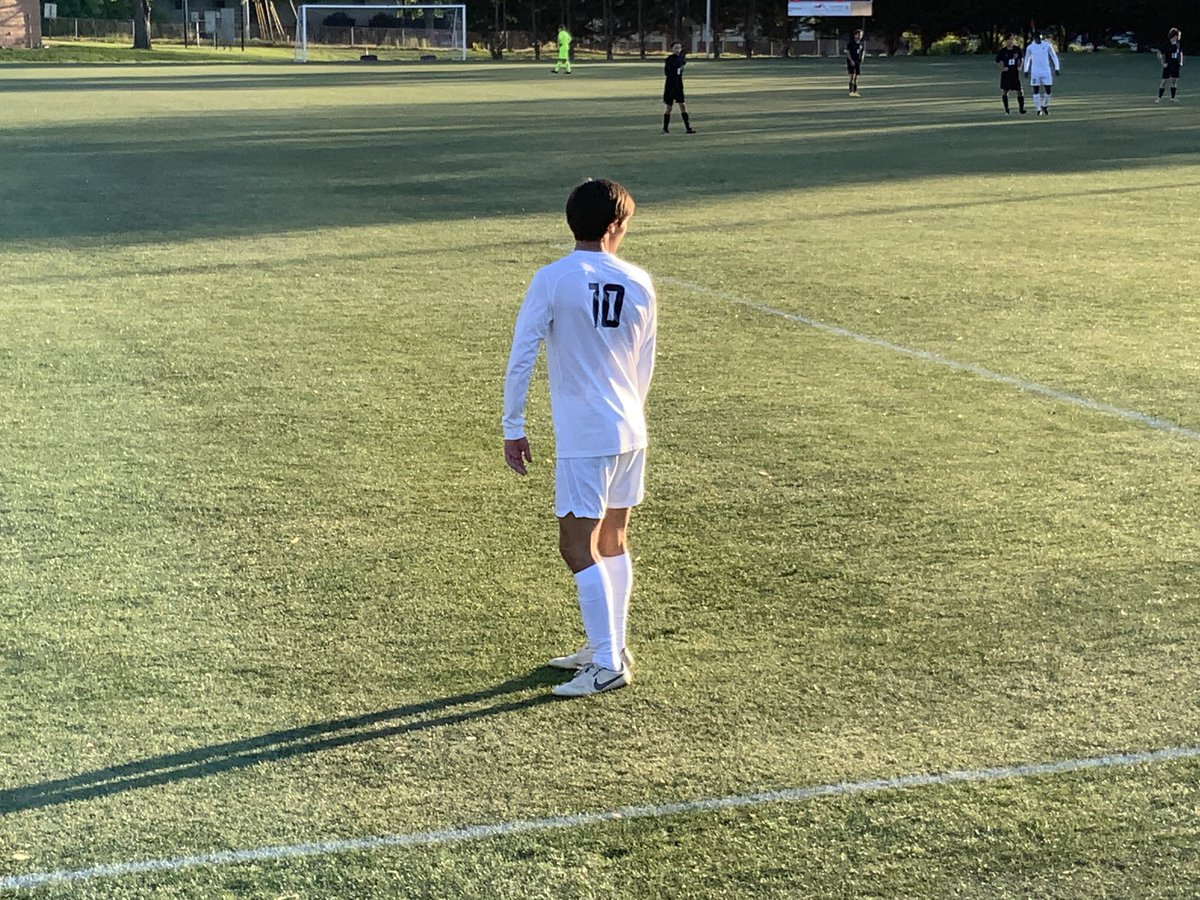 GOAL!!!
Brooks Burnette scores 30 seconds into the second half!  Beautiful goal assisted by Timi Omitaomu ⚽️⚓️
Farragut 2
Maryville 1
39:30 remaining 
⁦<a href="/FarragutSoccer/">Farragut High School Soccer</a>⁩ ⁦<a href="/prepxtra/">PrepXtra</a>⁩ ⁦<a href="/5StarPreps/">5Star Preps</a>⁩ ⁦<a href="/TDT_Sports/">Daily Times Sports</a>⁩ ⁦<a href="/FarragutSoccer/">Farragut High School Soccer</a>⁩