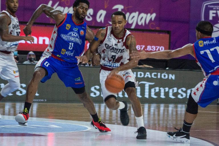 SoyNuevaPrensa's tweet photo. Gigantes rompió la buena racha de Trotamundos - https://t.co/zSWD9WPyJd
#SoyNuevaPrensa #ColososDelSur #ExpresoAzul #GigantesDeGuayana #SúperLigaDeBaloncesto #TrotamundosDeCarabobo #Baloncesto https://t.co/EHxHEe94Tr