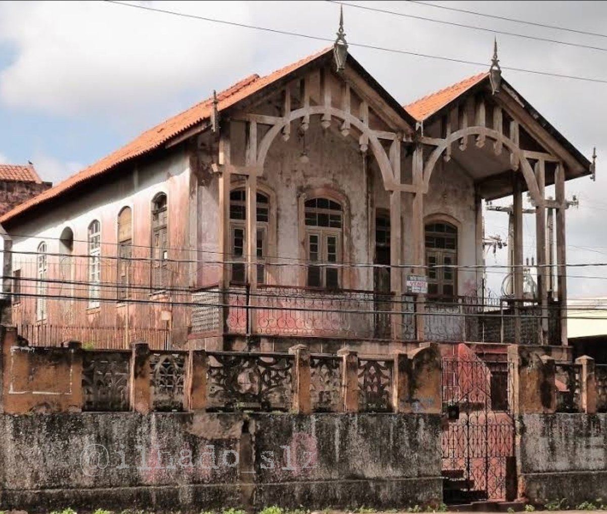 Alexjovem1's tweet photo. Se o filme Invocação do Mal fosse feito em São Luís, com certeza seria nessa casa. https://t.co/B8Q22SFB6P