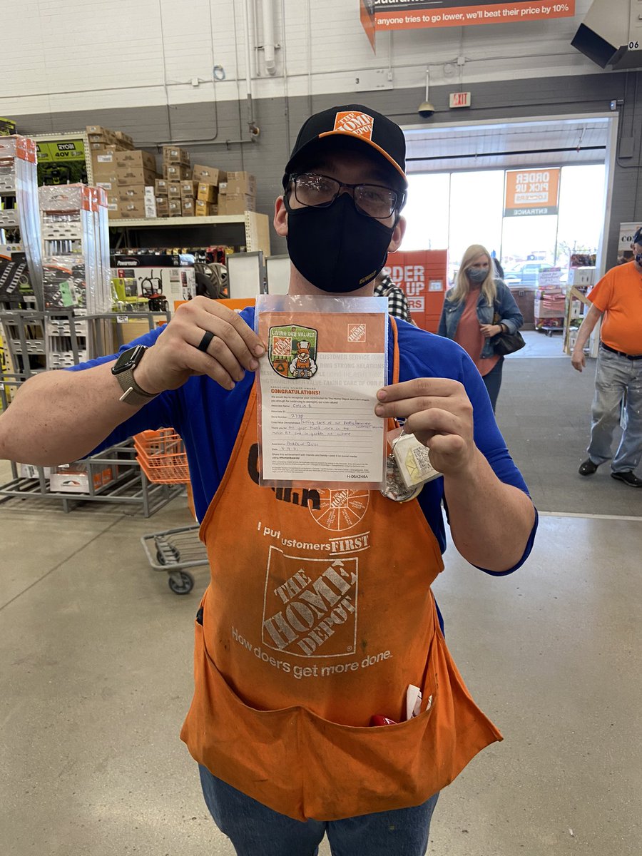 Wanna take a minute to recognize this guy. Collin is one of our excellent garden associates and in one of the busiest departments in one of the busiest times of the year Collin has been an awesome help to our store thank you for all you do for us Collin! #D28grind #sunsout