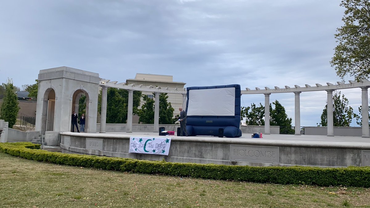 LilliMartin58's tweet photo. Chanevellor Steinmetx just gave remarks over what we as a campus can do, to bring awareness to sexual violence https://t.co/0S2uOftZCO