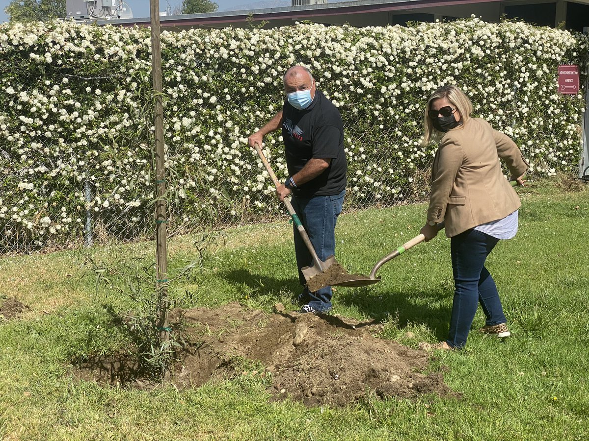 Happy Earth Day! Honored to join Assemblymember Freddie Rodriguez on behalf of Little Leaders for A Bigger Tomorrow to plant a tree at Sequioa Middle School in Fontana. 🌎🌳<a href="/Sequoia_Eagles/">Sequoia MS Eagles</a> <a href="/KimberlyMoyer9/">Dr. Kimberly Moyer, PsyD</a> @AsmRodriguez52 <a href="/ValenciaEd14/">Eduardo Valencia</a>
