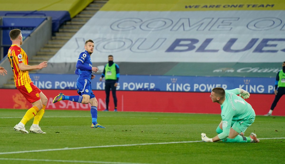 Most #PL goal involvements since @vardy7's debut:

🥇 193 - Harry Kane
🥈 157 - Sergio Aguero
🥉 153 - Jamie Vardy

#LEIWBA