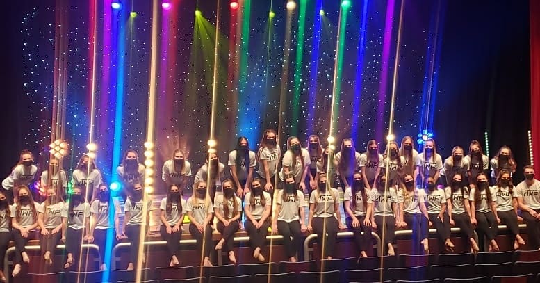 Ms_EJacks's tweet photo. D4 you are all amazing! Congratulations on an amazing show! π©°πππΊ #dancersdance #twpdance @TWPDanceDept @twppride #tobecontinued
@TWPSuperVPA https://t.co/KijLQUnRBy