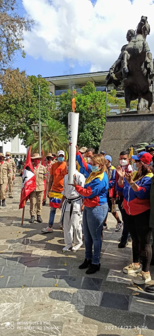 #FOTOS📸 || El Fuego Patrio 🔥🇻🇪 que marca el camino hacia #Carabobo ha recorrido los municipios Zamora, Plaza, Sucre y Guaicaipuro del estado #Miranda 

#SomosGobiernoDePaz 
#Guarenas400 #Carabobo200 @NicolasMaduro @drodriven2 @DrodriguezVen @VillegasPoljak @PartidoPSUV