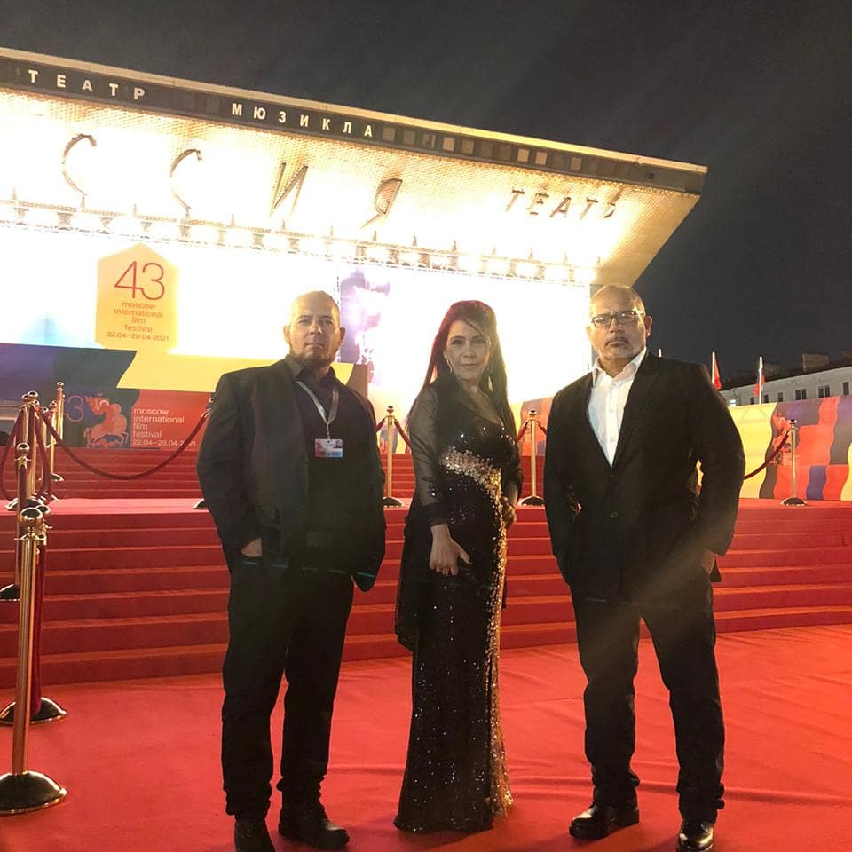 #EnImágenes alfombra roja del Festival Internacional de Cine de Moscú.🇷🇺

Venezuela presente con 'Un destello interior', película producida por la Villa del Cine y dirigida por los hermanos Rodríguez.🇻🇪