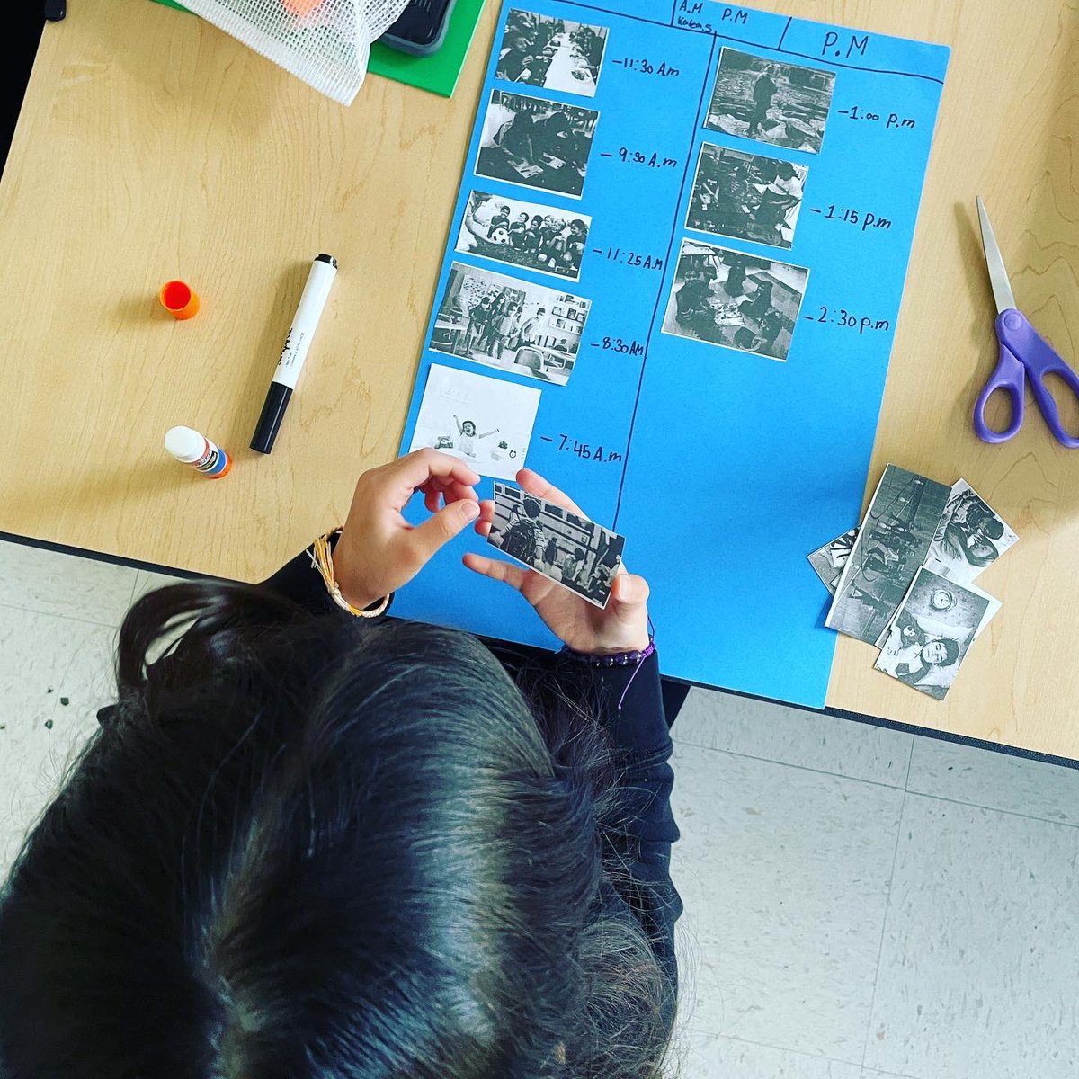 DiffDive's tweet image. Being back in the classroom in HARD. But Hybrid learning has us bring back all our old tricks- including adding more student choice! #differentiation #studentchoice #hybridlearning