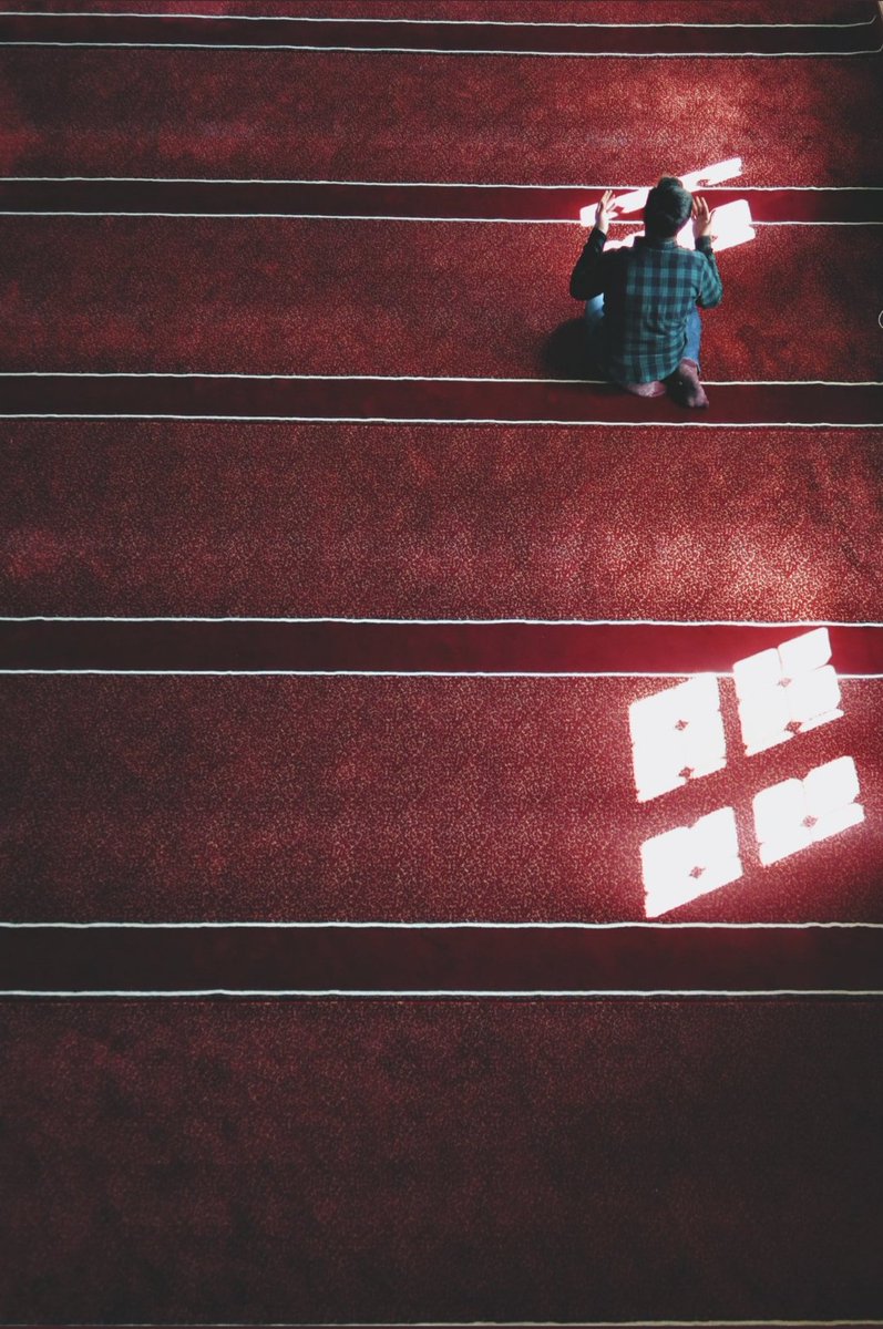 "Allah'tan başka kimseden bir şeyi iki kere isteme."