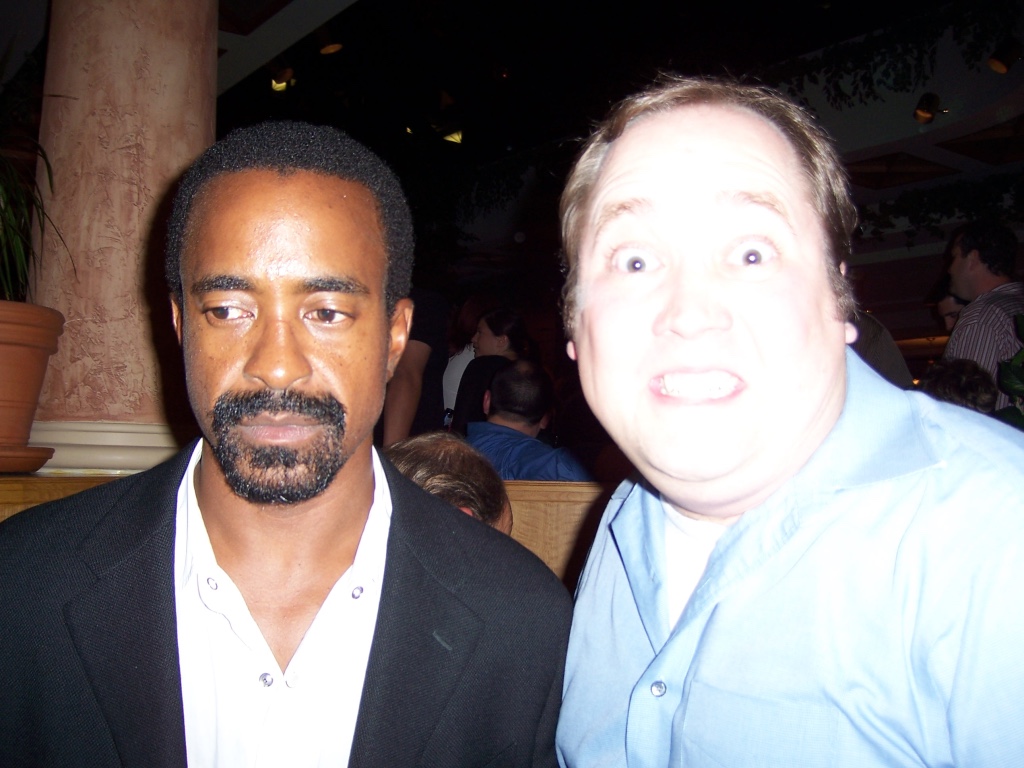 I also became friends with form cast members of  @nbcsnl Here I am out to dinner with Tim Meadows. The lighting for this pic was perfect!