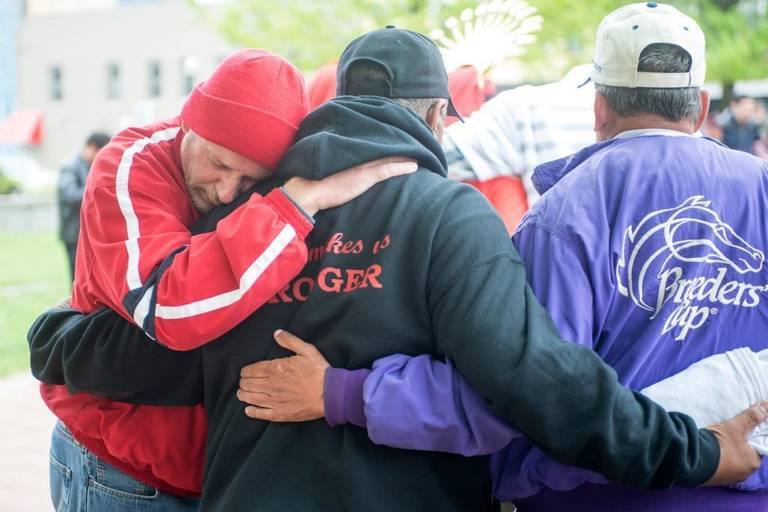 As we continue to virtually Walk, Roll, &amp; Stroll for the 2021 #LexAIDSWalk, please take a moment this weekend to remember &amp; honor those lost to HIV/AIDS through the years. We will never forget.
lexaidswalk.com
#LexAIDSWalk #AVOLforKY #ENDHIV