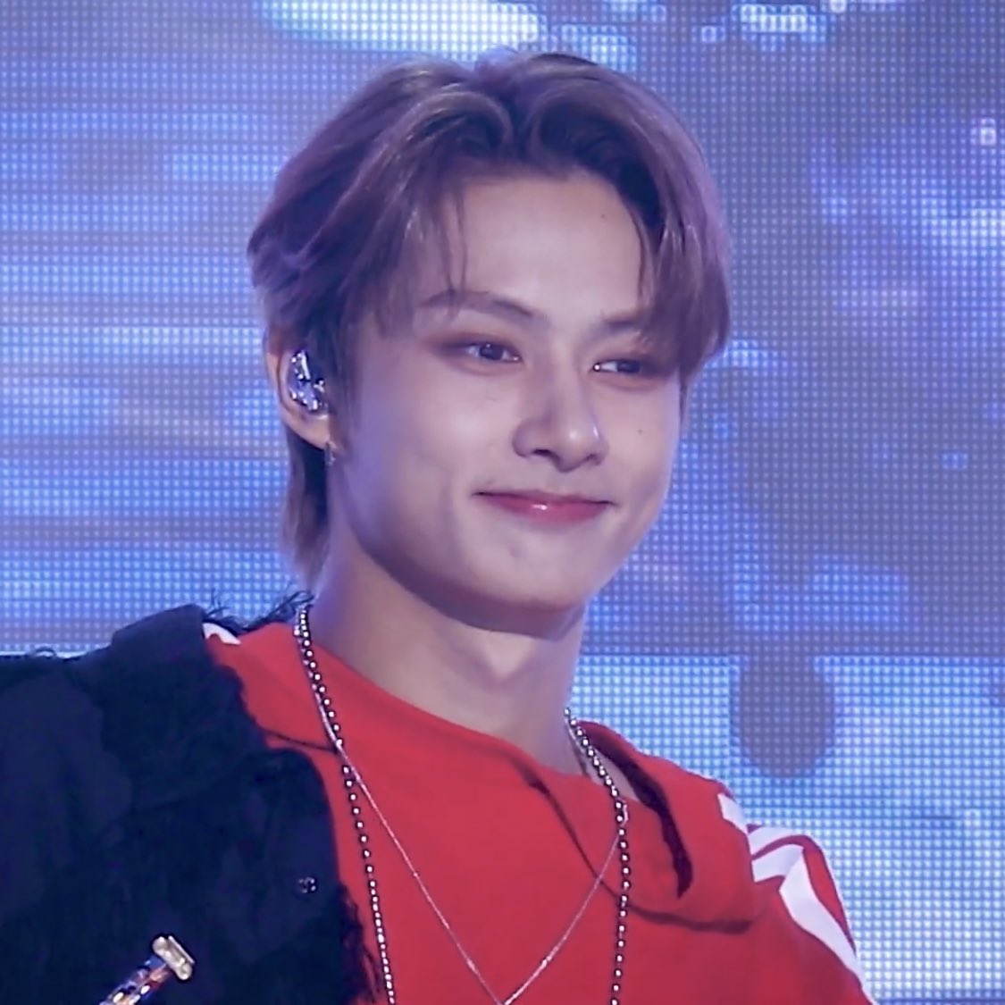   #JUM: his eyes and the way he smiles.— a thread