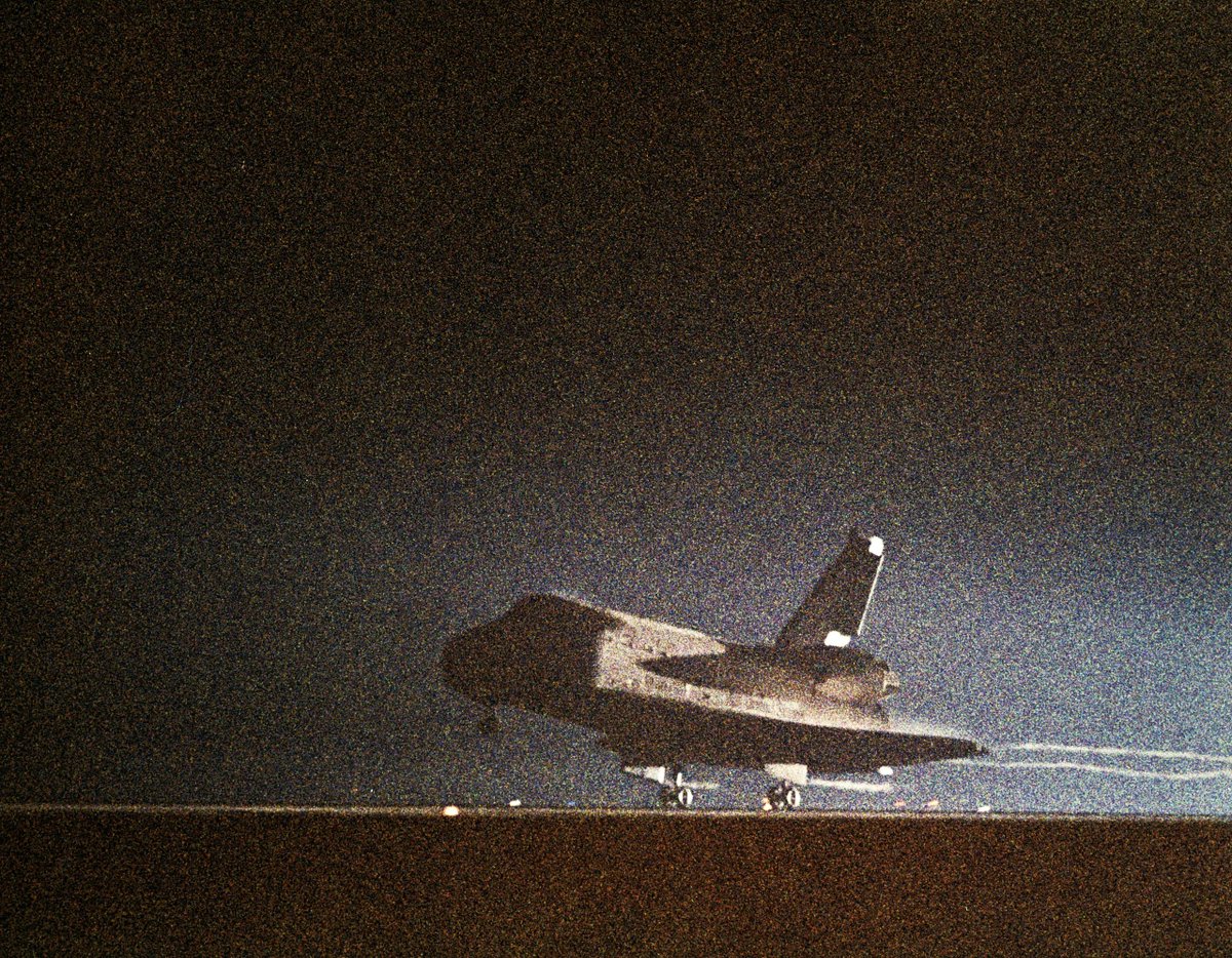 16/ On January 18, 1986, the crew landed at Edwards Air Force Base in California.Nelson was hoping to receive a Florida orange upon landing but instead received California oranges and grapefruits.