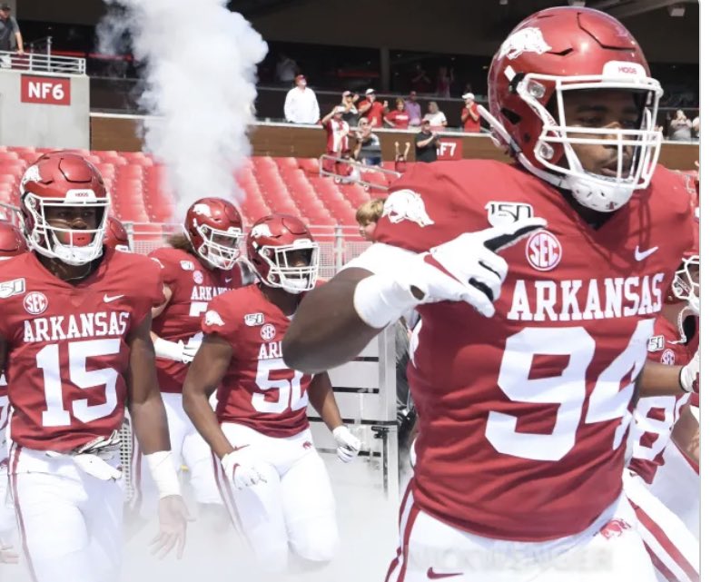 After A Great Conversation With  <a href="/CoachAshDL/">Jermial Ashley</a> , I Am Extremely Blessed To Receive My First SEC Offer From The University Of Arkansas!!🔴⚪️ #GORAZORBACKS <a href="/RazorbackFB/">Arkansas Razorback Football</a> <a href="/Rivals/">Rivals</a>Woody <a href="/Andrew_Ivins/">Andrew Ivins</a> <a href="/samspiegs/">Sam Spiegelman</a> @Rivals <a href="/EDGEASSASSINS/">EDGE ASSASSINS</a> <a href="/GaitherFootbal1/">Gaither Cowboys Football</a> <a href="/jstreet89/">Justin K Overstreet</a>
