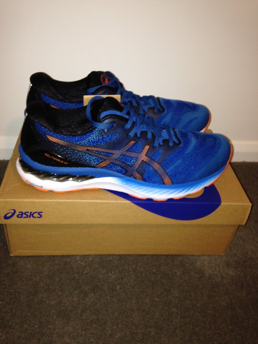 MaxAndrews100's tweet image. Closing out the week with 50 pairs of @ASICSaustralia  shoes and over 300 3D foot scans by Robert Schuster.
Great work Robert on passing the halfway mark of your PhD data collection 👣 🎉
#asicsman #footshape #footfunction #whyarentyouontwitter @FootScience