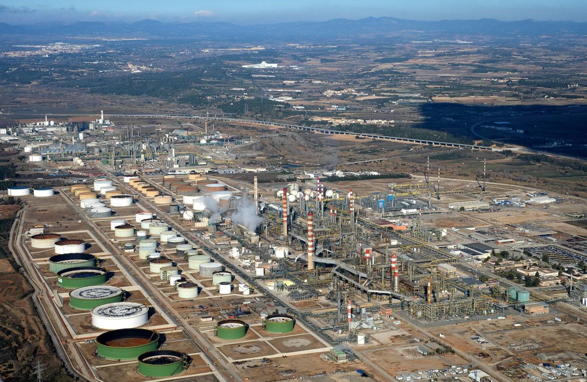 MesserGroup's tweet photo. #SiemensEnergy and #MesserGroup will work together on projects for #cleanhydrogen. Three projects are to be built at the chemical complex of #Tarragona, Spain. 
https://t.co/wT9Mwr6KhE https://t.co/MF5EcxwYxB