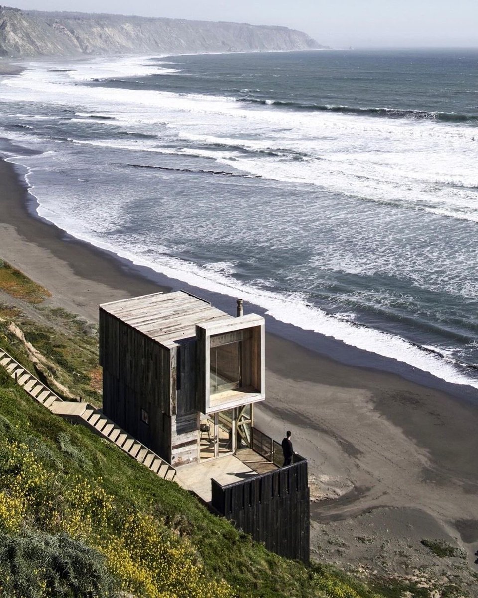 WigwamProperty's tweet photo. These Chilean beach cabins are cool 😎💕

Visitors to these slender, stacked cabins are granted unrivaled access to the Chilean coastline.

Photos by @estudiopalma @dwellmagazine 

#moderndesign 
#modernarchitecture #interiordesign #interiorarchitecture #cabin https://t.co/ykBAxzK3Ve
