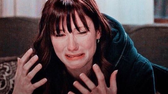 victimofmyfeels's tweet photo. “Come hai preso l’ennesimo addio a Derek Shepherd?”
“Bene, è solo una serie tv alla fine eh” 

Rappresentazione accurata del mio “bene, è solo una serie tv”:
#greysanatomy https://t.co/VeYWylbs4Q