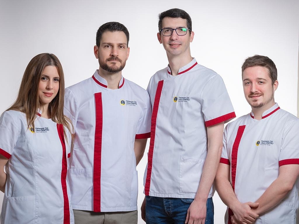 MyaPardo's tweet photo. Gran equipo de osteopatía en Clínica CEMTRO.
Orgullosa de trabajar con vosotros y de pertenecer a la familia de @ofistema.
Espero que sigamos aumentando la foto en un futuro cercano.

#Fisioterapia #osteopatia #espalda #unidaddeespalda #los4fantasticos #clinicacemtro https://t.co/YiycUdnbVA